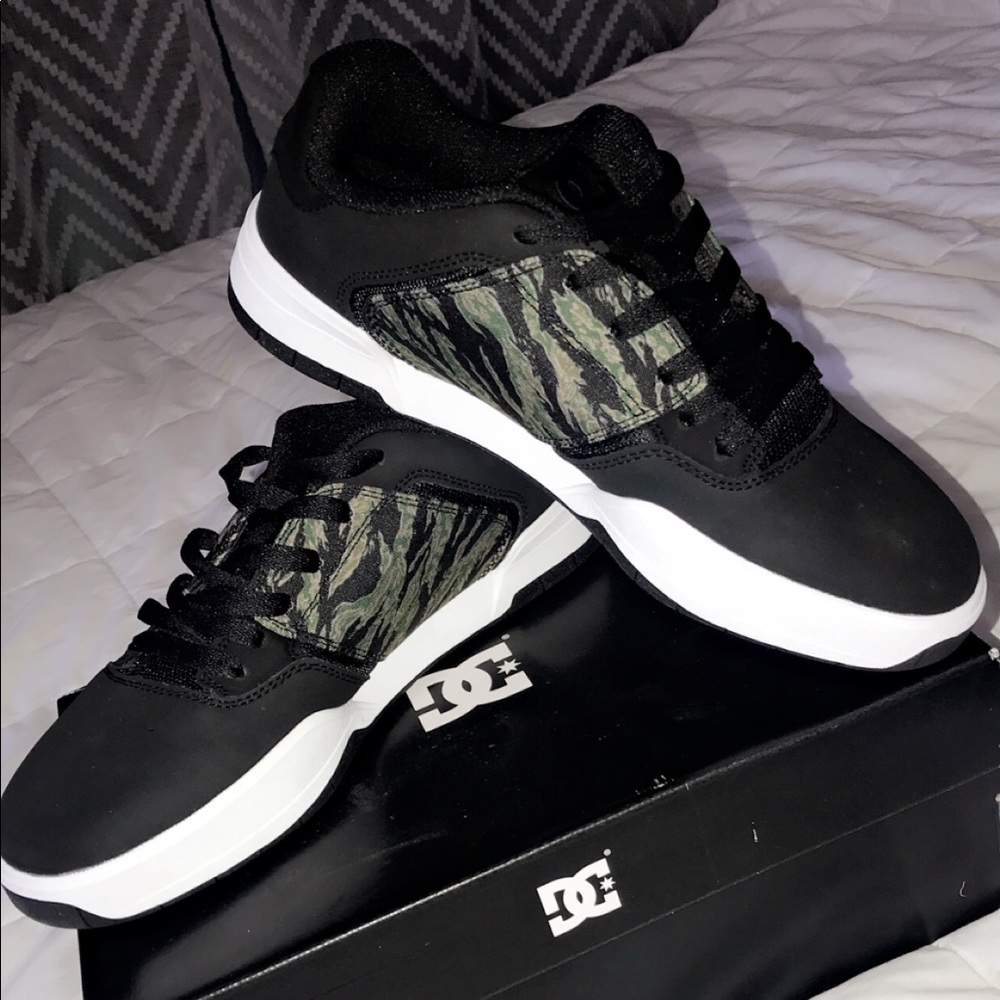 **Sold on FB market**Brand new DC men’s shoes